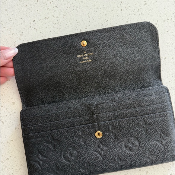 Louis Vuitton Wallet - Picture 4 of 10